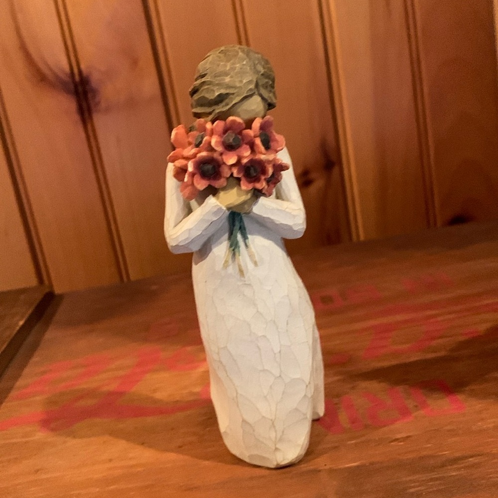 Willow tree figurine